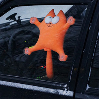 Кот на стекло автомобиля на присосках